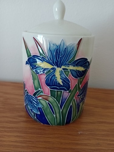 Old tuptonware iris - iris, jam