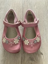 Girl’s Baby/toddler Pink Clarks Shoes With Flowers- Size 5G