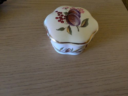 Royal worcester porcelain - royal,