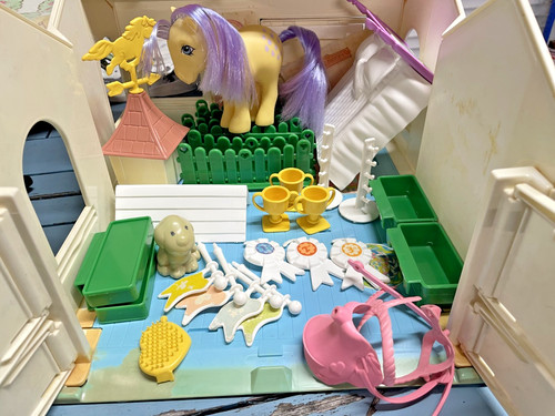 Little pony show stable g1 - pony,