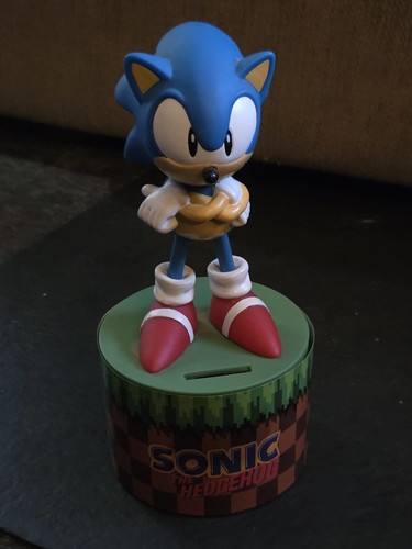 Sonic the hedgehog standing - sonic,