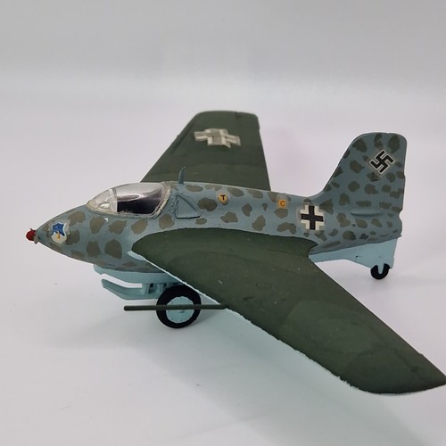 Plastic scale model - scale,