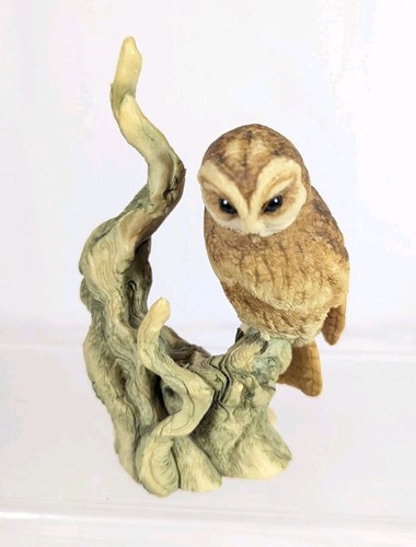 Owl tree trunk - on,
