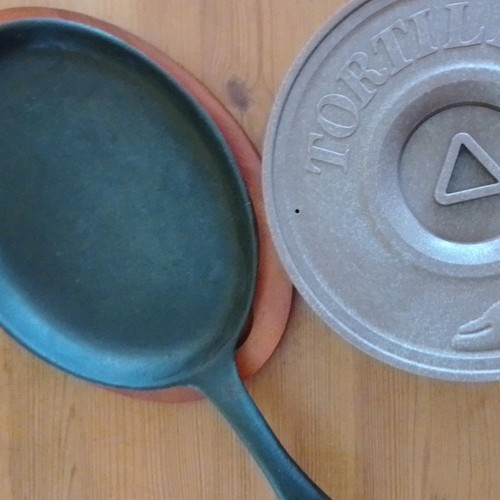 Cast iron fajita skillet set - ,