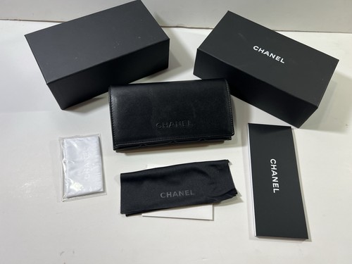 Chanel black quilted leather - quilted,