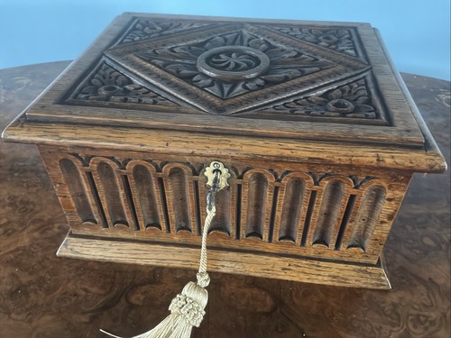 Beautiful antique carved oak - a,