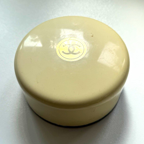 Vintage chanel women - chanel,