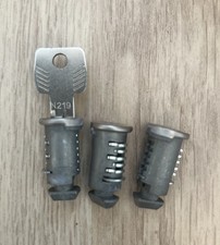GENUINE Thule Locks/ Barrels And Key N219