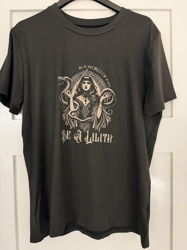Women lilith shirt size - t.shirt,