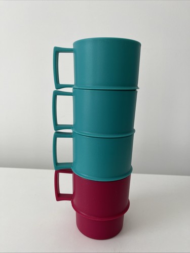 Tupperware picnic camping - picnic, mugs