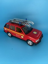 Burago Metal Kit Built Land-Rover Airport Fire Service 1/24 Scale