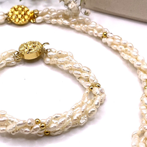 Pearls necklace and - and, bracelet