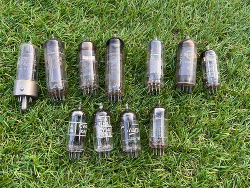 Job lot vintage radio - 11,