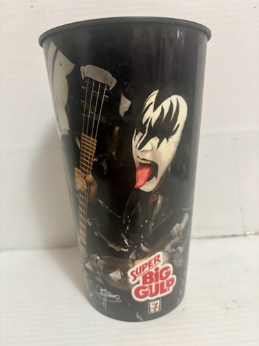 Kiss gene simmons - kiss,