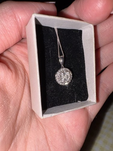 9ct white gold 25ct - white,