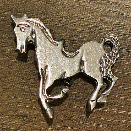Horse brooch silvertone - brooch,