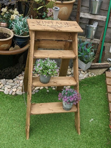 Vintage style wooden step