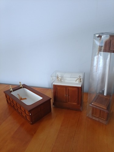 Dolls house panelled bathroom - dolls,