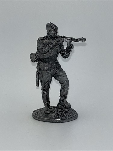 Tin toy soldiers ww2 red - tin, soldiers.