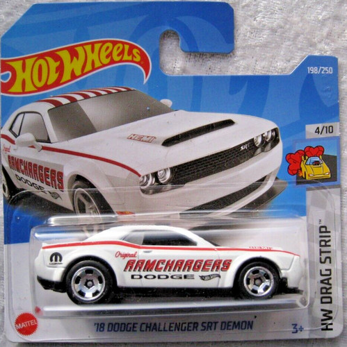 Hot wheels dodge challenger - 18,