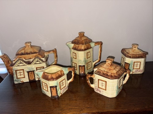 Keele street pottery - pottery, cottage