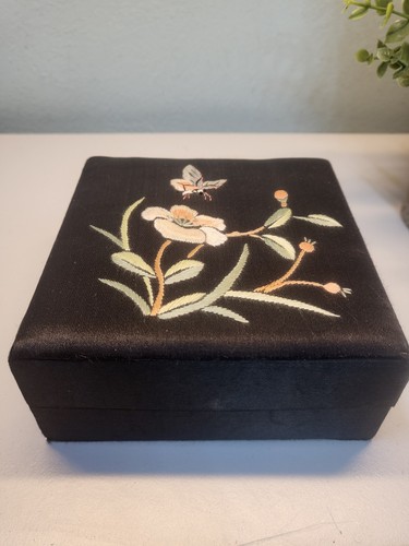 Jewelry box vintage chinese - box,