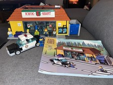 Simpsons Kwik-E-Mart Building Blocks Set with 6 Figures, 2127 Pieces