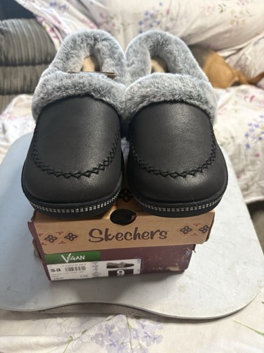 Skechers slippers brand new - skechers,