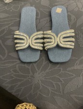 Women sandal with stone work