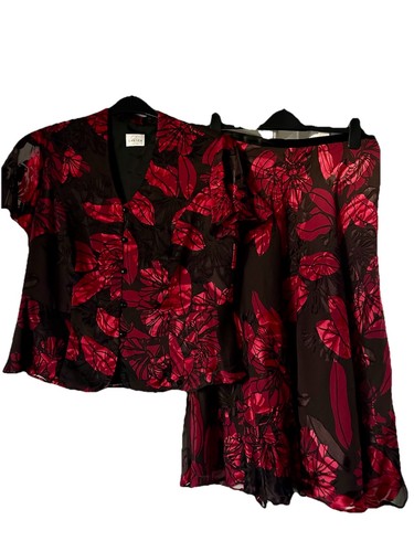 Stunning red and black - black, silk