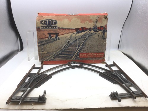 Mettoy gauge pair - o, of