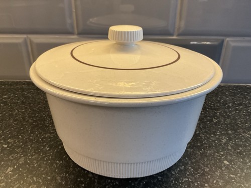 Poole pottery lakestone 3 pt - -,