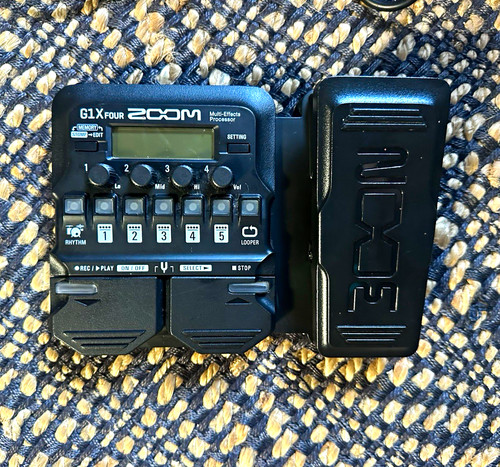 Zoom g1x four digital - zoom,