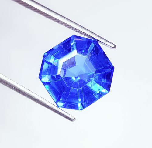 Natural blue sapphire - ct,