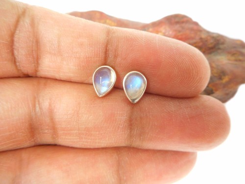 Pear shaped moonstone - ,