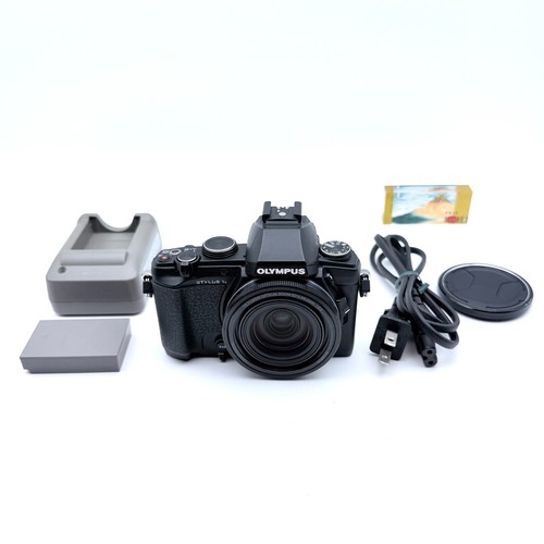 Olympus stylus 12mp 8 - 12mp, f2.8