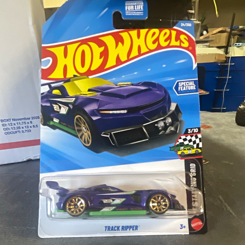 Hot wheels track ripper - track,