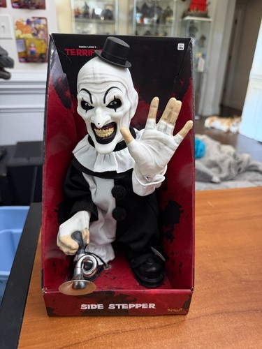 Spirit halloween terrifier art - terrifier,