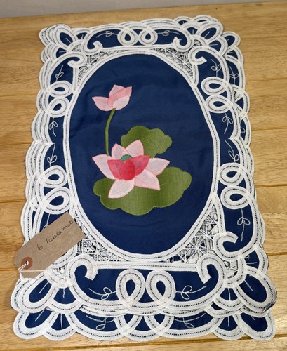 Hand made embroidered table - 6x,