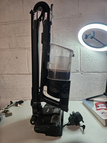 Cordless shark hoover - cordless,