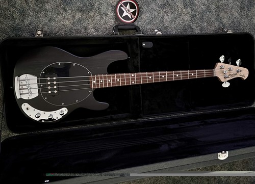 Sterling music man stingray - by,