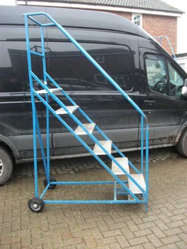 Tread moveable warehouse - tread,