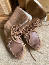 CANADIAN MUKLUK Boys fur lined boots size (8)