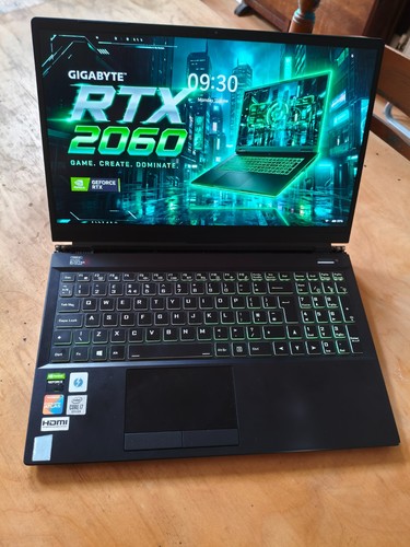 Specialist gaming laptop - pc,