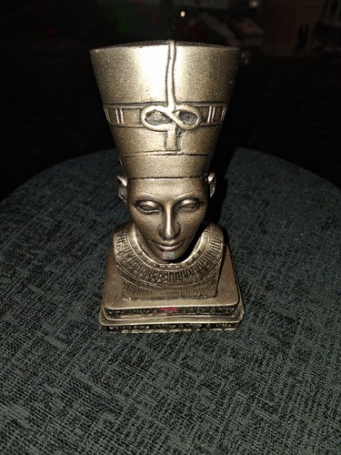 Queen nefertiti bust - nefertiti,