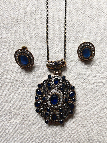 Blue crystal rhinestone - blue,