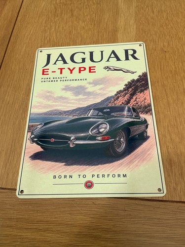 Type jaguar metal wall - type,