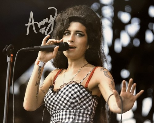 Amy winehouse signed - amy,