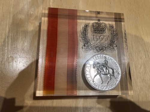 Vintage 1977 queens silver - vintage,