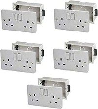 5 x White Double Wall Sockets